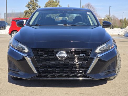 Used 2023 Nissan Altima 2.5 SV image 9