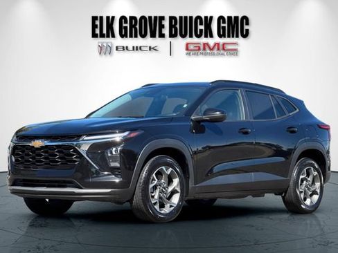 Used 2024 Chevrolet Trax LT FWD image 8