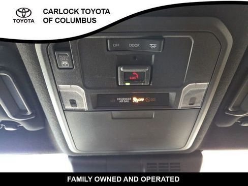 Used 2025 Toyota 4Runner SR5 AWD/4WD image 28