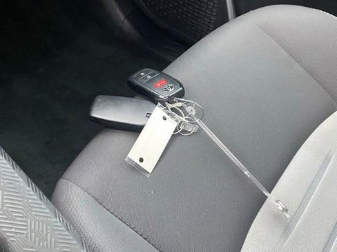 Used 2025 Toyota Tacoma TRD Sport w/ TRD Sport Upgrade Package image 30