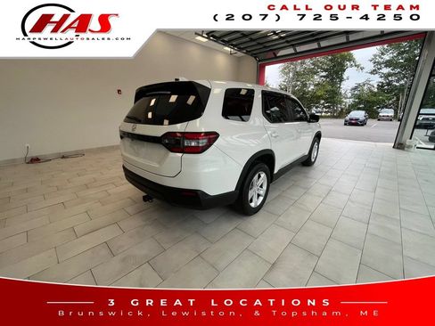 Used 2023 Honda Pilot LX image 5