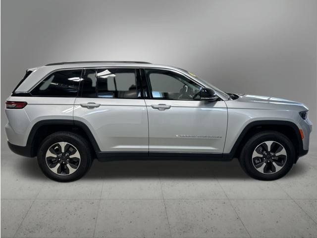 Used 2023 Jeep Grand Cherokee 4WD 4xe image 6