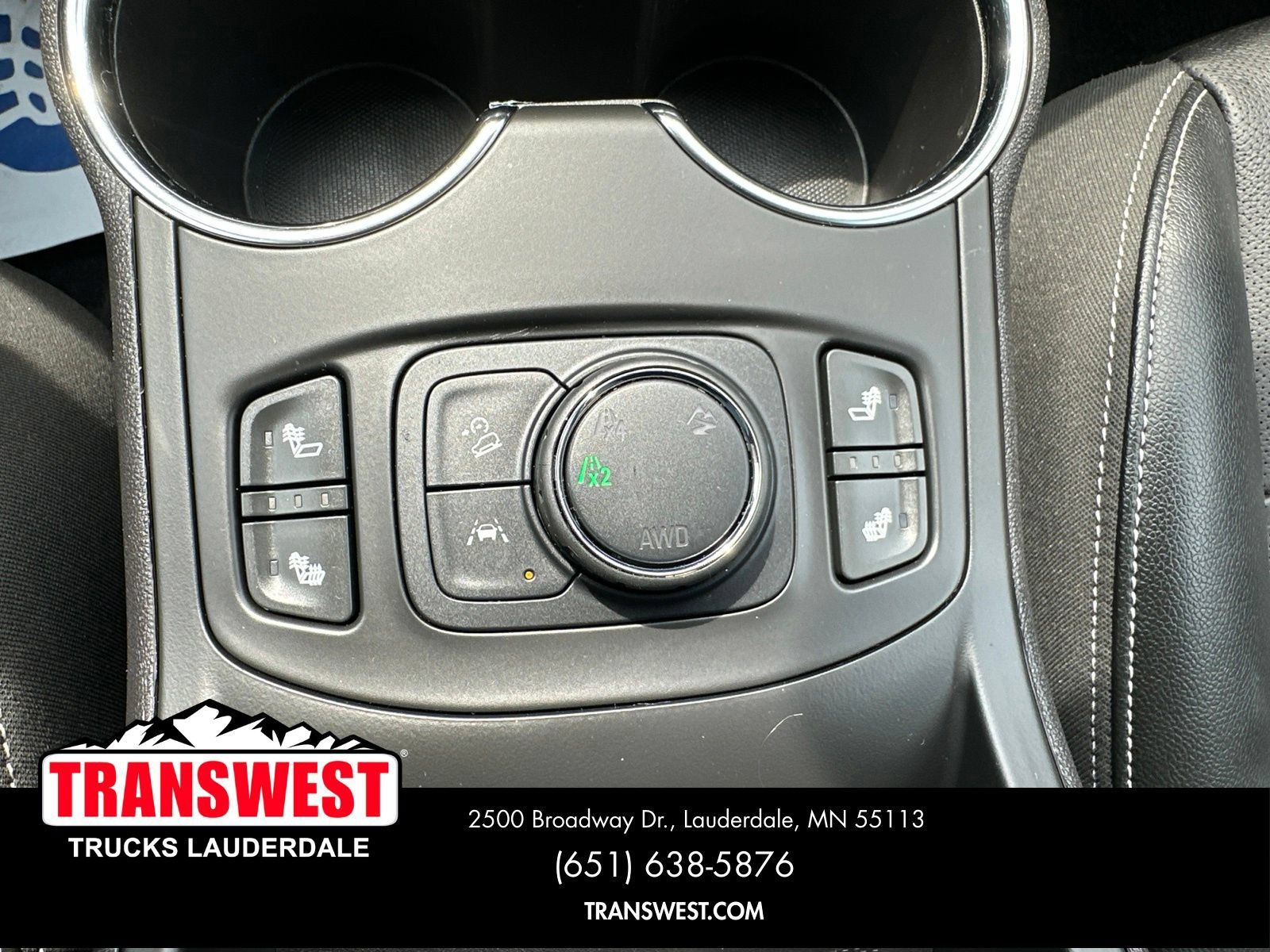 Used 2024 GMC Terrain SLT AWD/4WD image 16