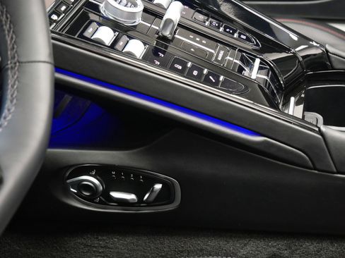 Used 2025 Aston Martin DB12 Convertible RWD image 35
