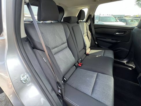 Used 2025 Nissan Rogue SV AWD/4WD image 32