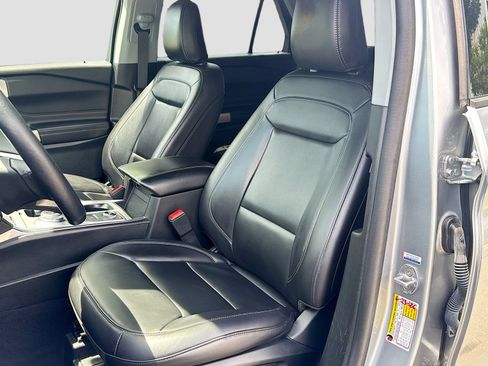 Used 2023 Ford Explorer XLT w/ Equipment Group 202A AWD/4WD image 20