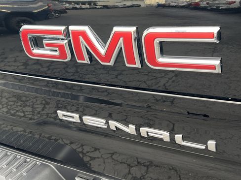 Used 2024 GMC Sierra 1500 Denali w/ Denali Reserve Package image 8
