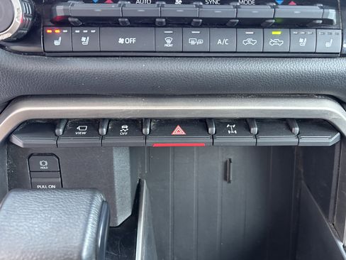 Used 2024 Toyota Tundra Limited image 30