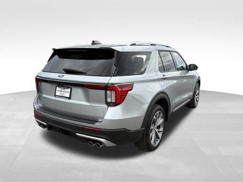 Used 2025 Ford Explorer Platinum w/ Ultimate Package AWD/4WD image 2