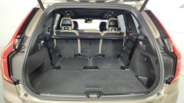 New 2026 Volvo XC90 T8 Plus w/ Protection Package Premier AWD/4WD image 46