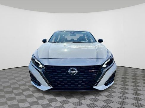 Certified 2025 Nissan Altima 2.5 SR w/ SR Premium Package FWD image 11