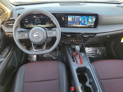 New 2026 Nissan Kicks SR image 4