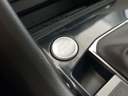 New 2026 Volkswagen Taos SE image 25