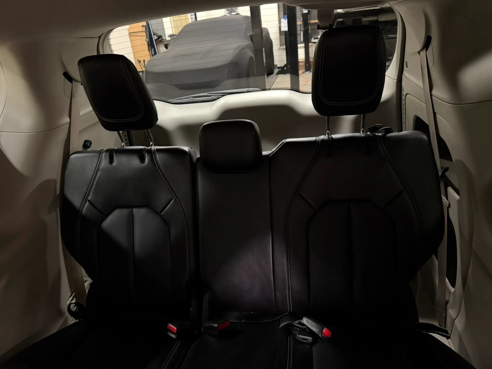 Used 2023 Chrysler Pacifica Touring-L FWD image 29
