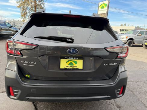 Used 2020 Subaru Outback Premium image 5
