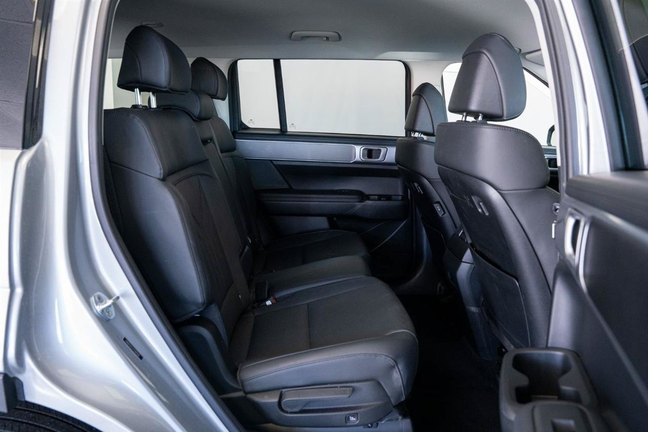 Used 2026 Hyundai Santa Fe SEL FWD image 13