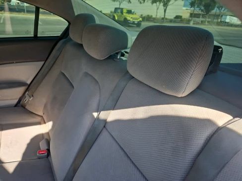 Used 2012 Honda Civic LX image 9