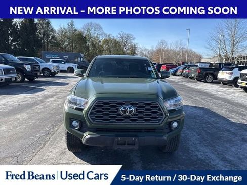 Used 2021 Toyota Tacoma TRD Off-Road image 2