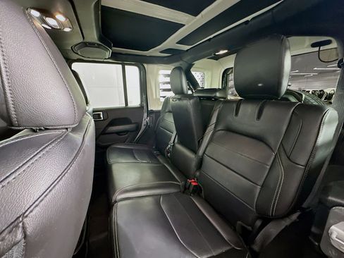 Used 2023 Jeep Wrangler Unlimited Sahara AWD/4WD image 26