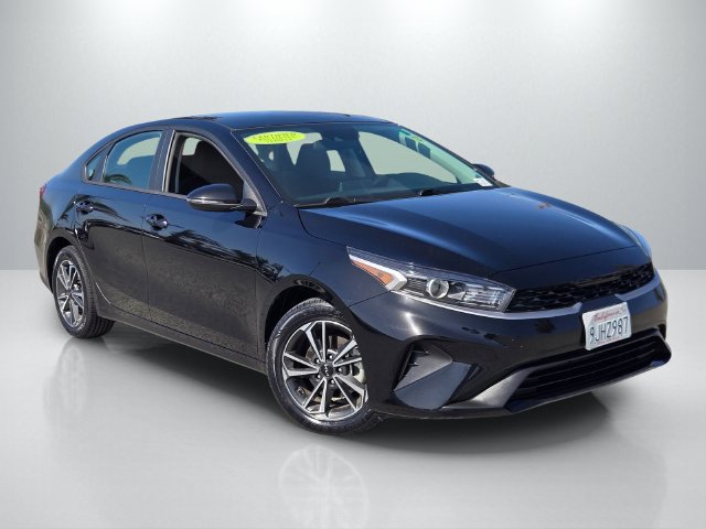 Used 2023 Kia Forte LXS w/ LXS Technology Package FWD image 1