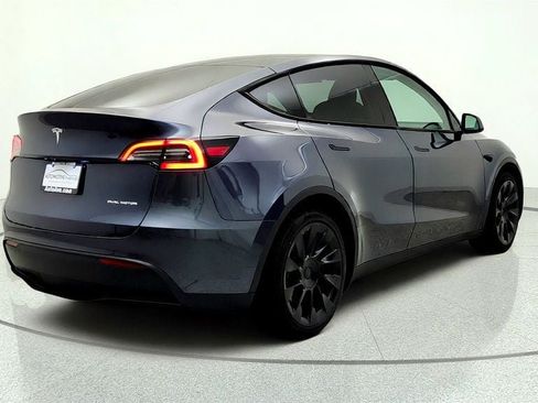 Used 2023 Tesla Model Y Long Range AWD/4WD image 5