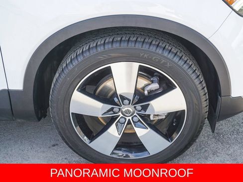 Used 2020 Volvo XC40 T5 Momentum AWD/4WD image 9