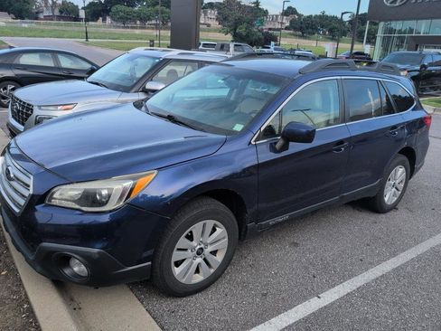 Used 2017 Subaru Outback 2.5i Premium AWD/4WD image 1