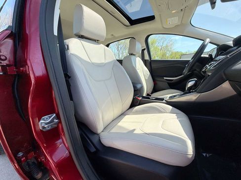 Used 2017 Ford Focus Titanium w/ Titanium Technology Package image 19