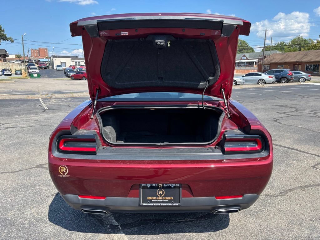 Used 2018 Dodge Challenger SXT RWD image 11