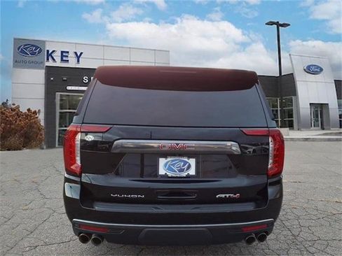 Used 2023 GMC Yukon XL AT4 w/ AT4 Premium Plus Package image 4
