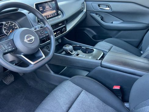 Used 2024 Nissan Rogue SV image 12