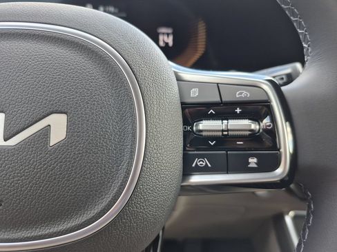 New 2026 Kia Carnival EX FWD image 19