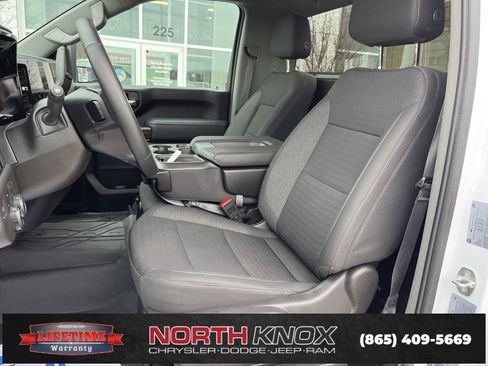 Used 2024 Chevrolet Silverado 2500 LT w/ Convenience Package image 4