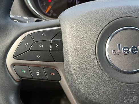 Used 2019 Jeep Grand Cherokee Altitude AWD/4WD image 27