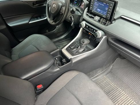 Used 2022 Toyota RAV4 LE AWD/4WD image 21