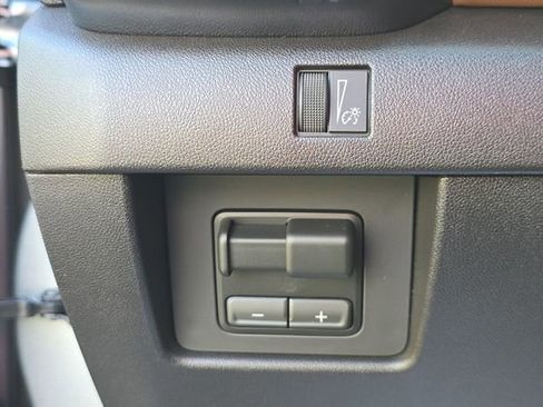 New 2026 GMC Canyon AT4 w/ Technology Plus Package AWD/4WD image 18