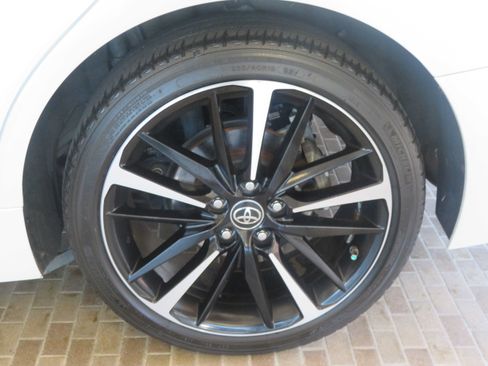Used 2019 Toyota Camry XSE w/ Driver Assist Package FWD image 8