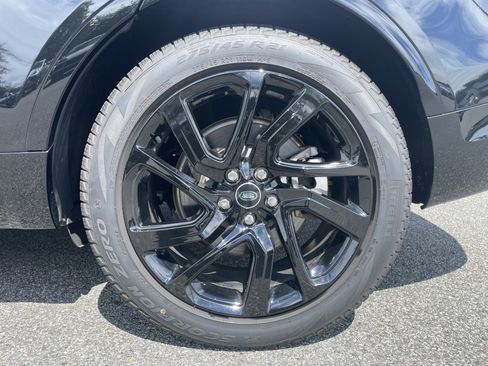 Certified 2025 Land Rover Discovery Dynamic SE AWD/4WD image 10