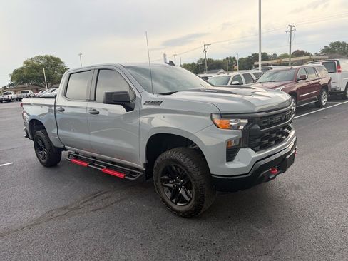 Used 2024 Chevrolet Silverado 1500 Custom Trail Boss w/ LPO, Dark Essentials Package image 7