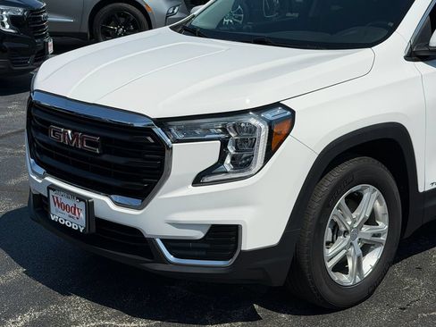 Certified 2023 GMC Terrain SLE FWD image 4