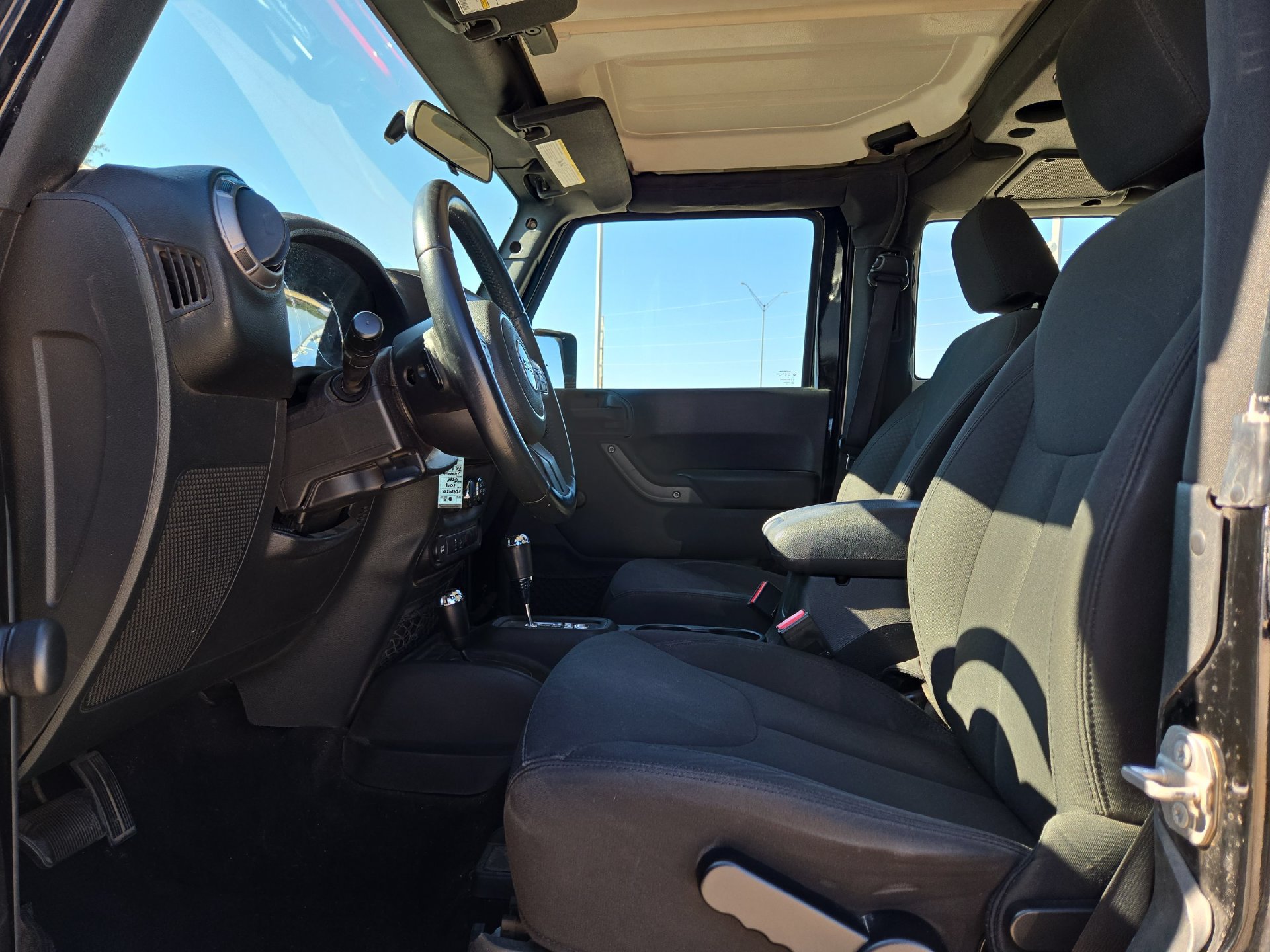 Used 2018 Jeep Wrangler Sport AWD/4WD image 16