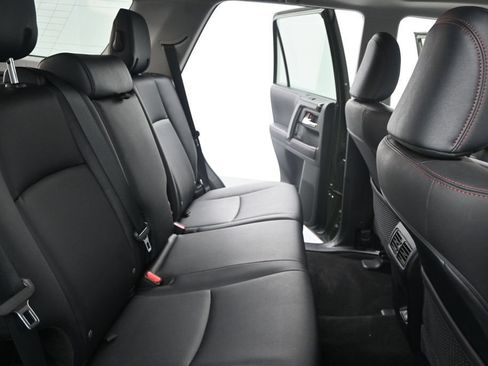Used 2022 Toyota 4Runner TRD Off-Road Premium AWD/4WD image 14