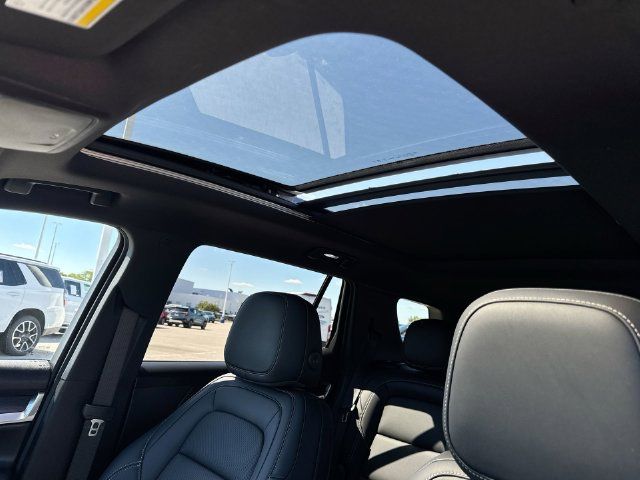 Used 2026 GMC Terrain Elevation w/ Elevation Premium Package FWD image 19