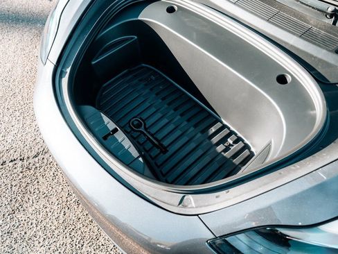 Used 2022 Tesla Model 3 Performance image 42