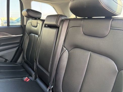 Used 2024 Jeep Grand Cherokee Limited w/ Black Appearance Package image 13