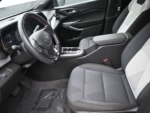 Used 2024 Chevrolet Trax RS w/ Sunroof Package FWD image 12