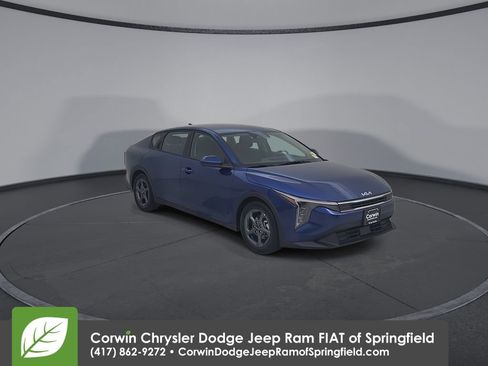 Used 2025 Kia K4 FWD image 3