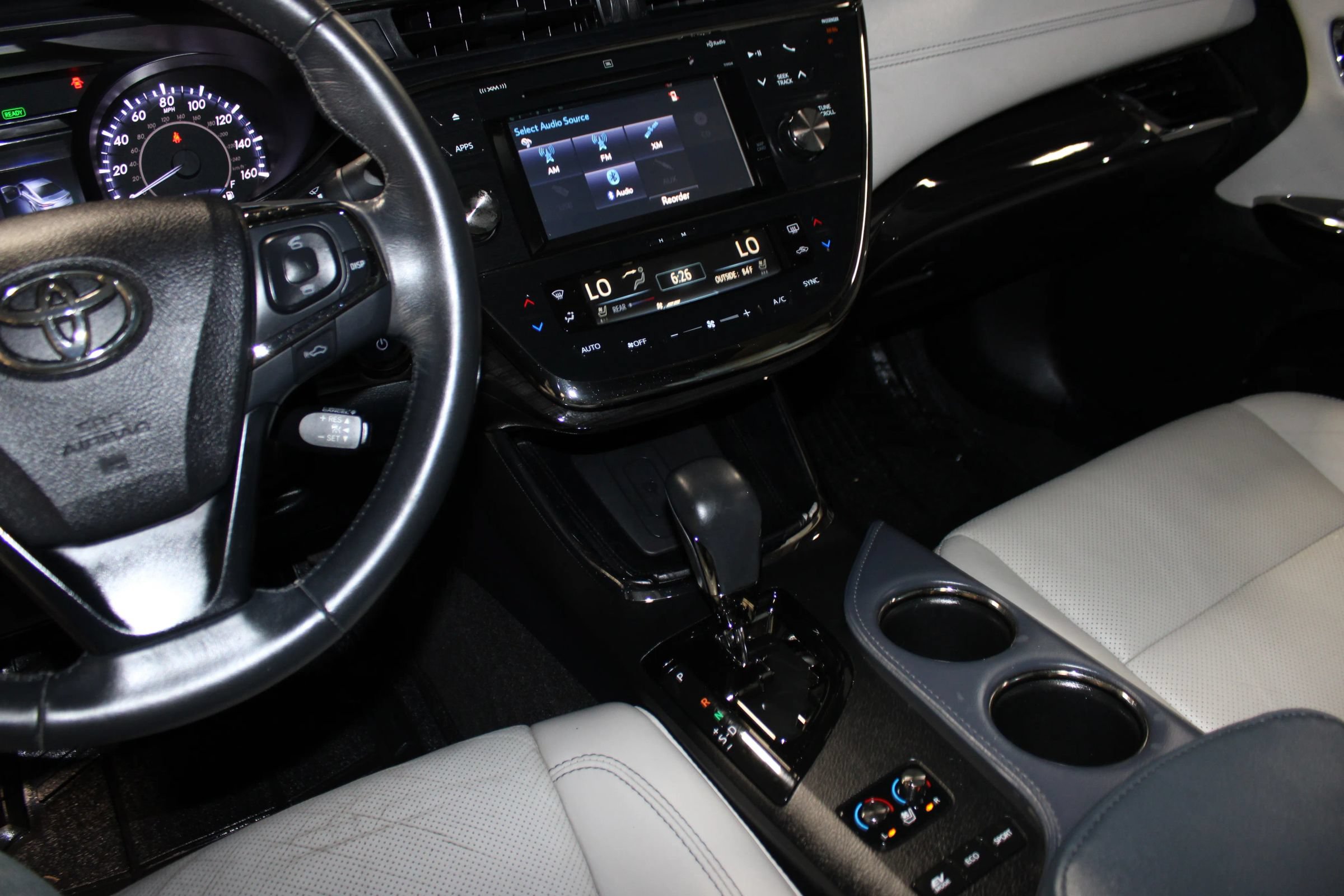 Used 2015 Toyota Avalon Limited w/ Technology Package FWD image 16