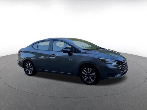 Used 2025 Nissan Versa SV FWD image 2