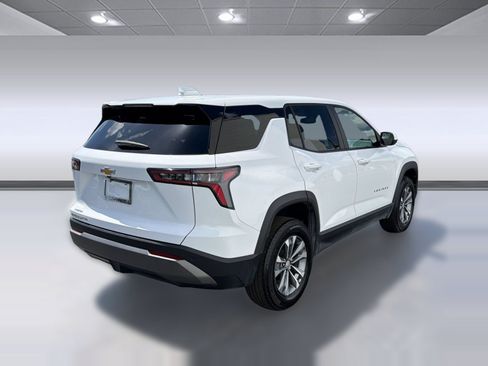Used 2025 Chevrolet Equinox LT AWD/4WD image 8